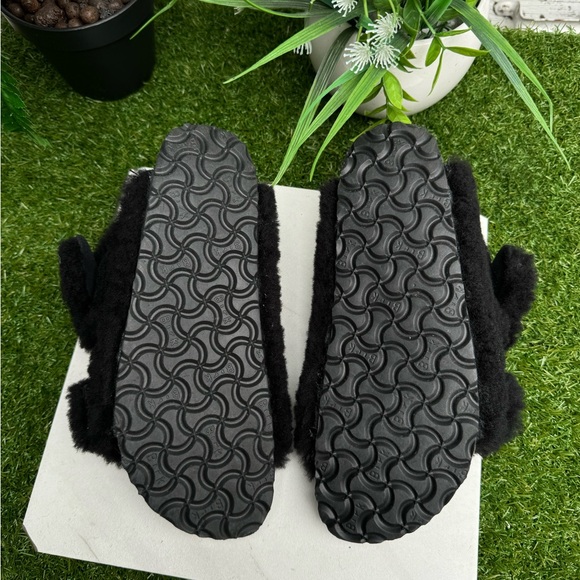 Women's Arizona Big Buckle Sandal Teddy Black size 39 US 8 - 8.5 women - Picture 16 of 16